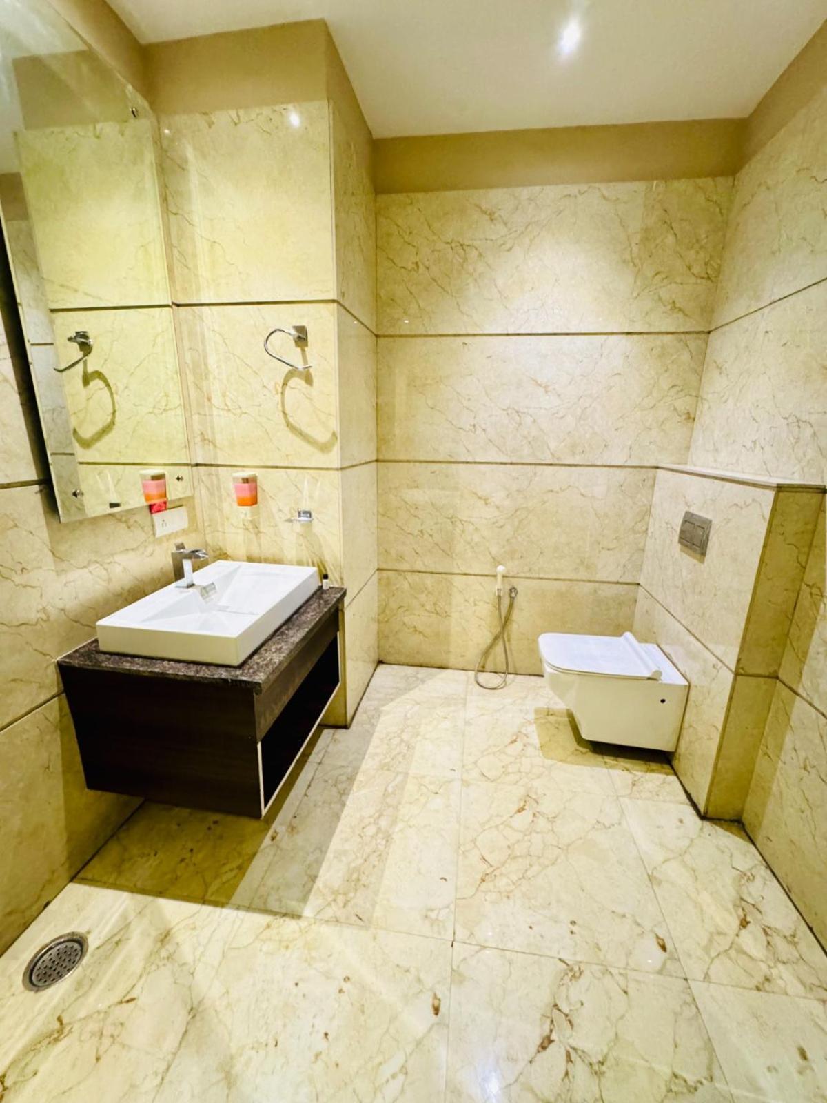 The Pearl Hotel Sirsa 外观 照片