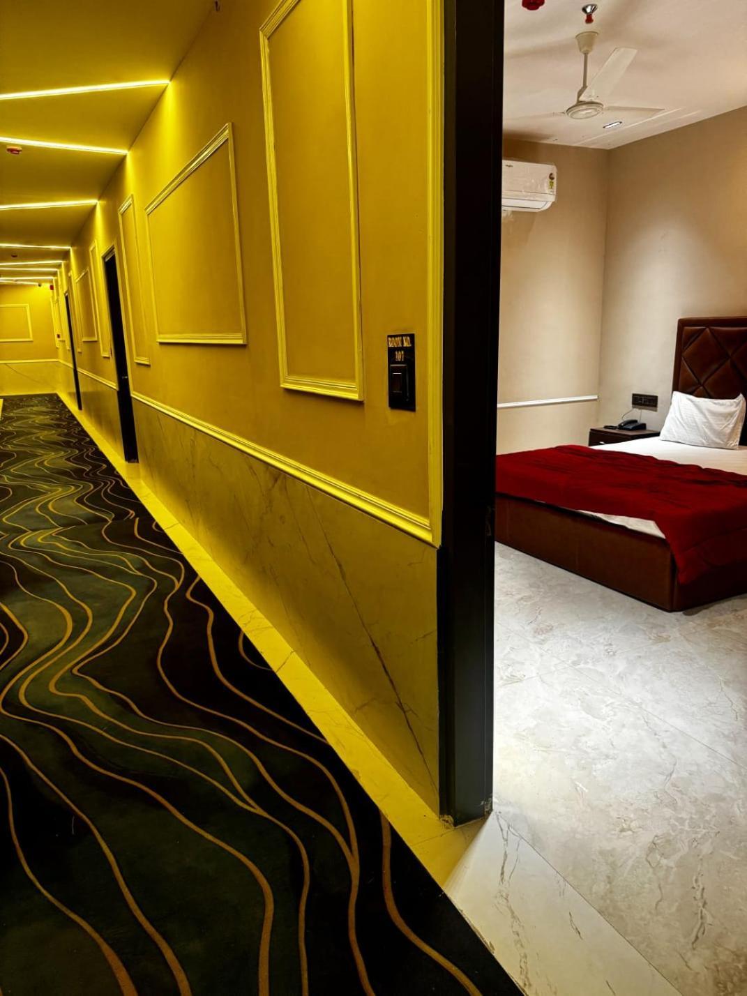 The Pearl Hotel Sirsa 外观 照片